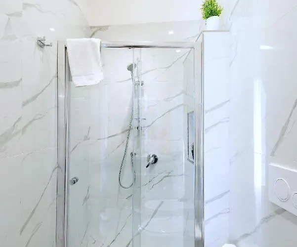 Red Queen Πανσιόν