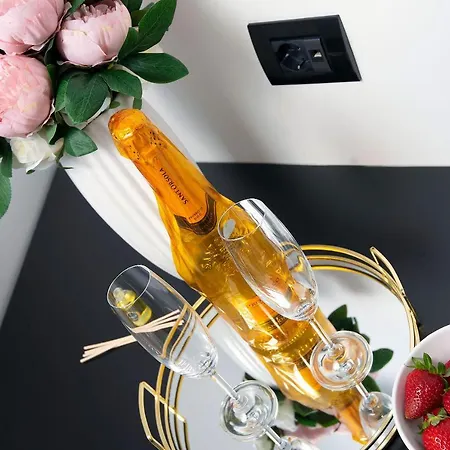 ゲストハウス Red Queen ナポリ