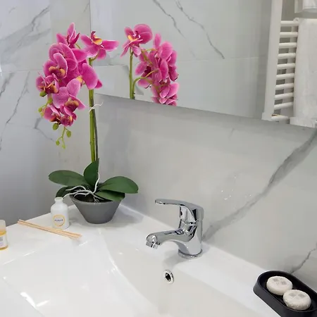 Red Queen Неаполь