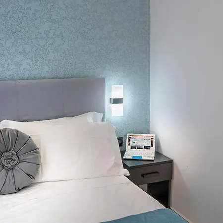 Red Queen ゲストハウス ナポリ