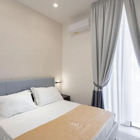 Red Queen ゲストハウス ナポリ